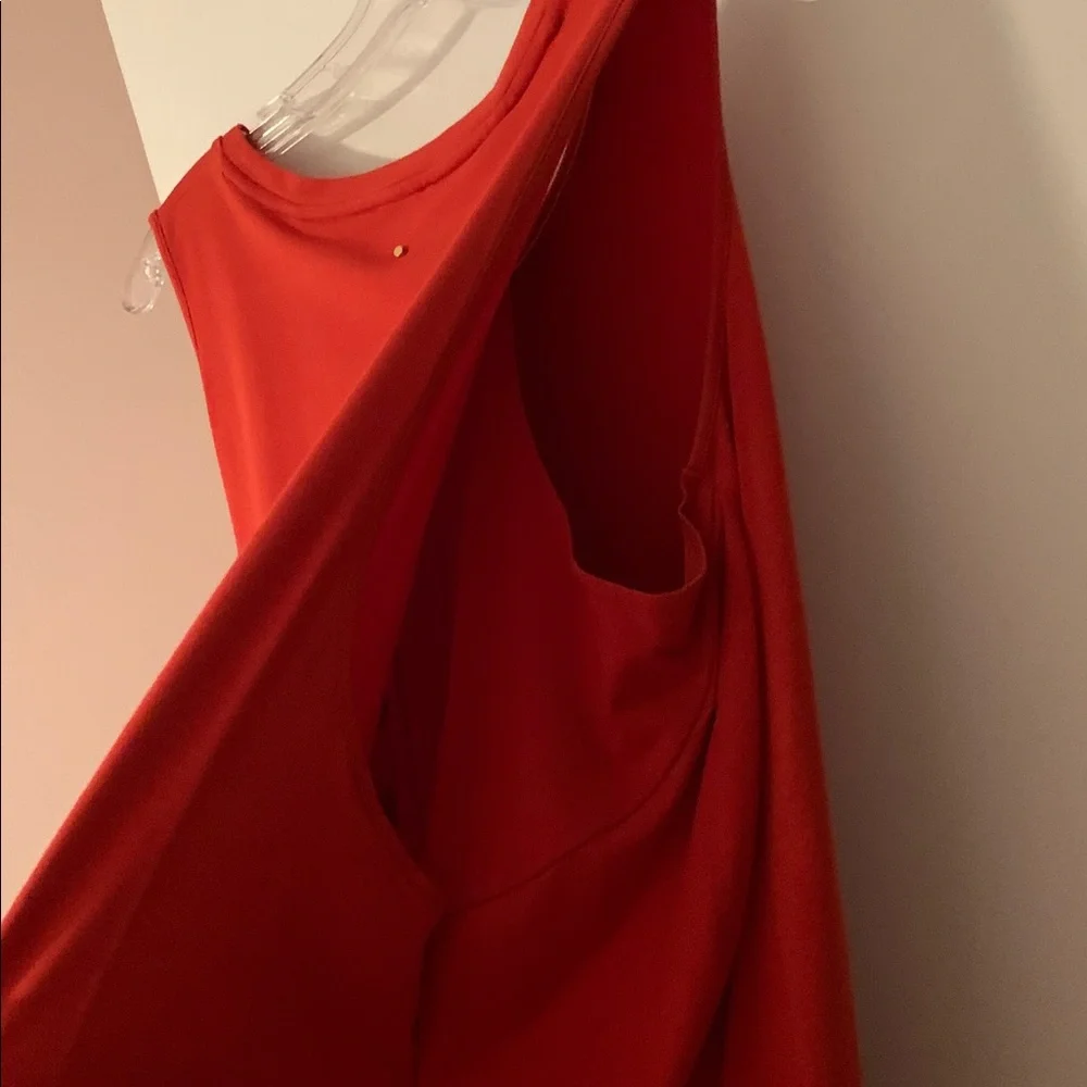 Cuyana Sleeveless Drape-Back  Dress in red - Picture 5 of 14